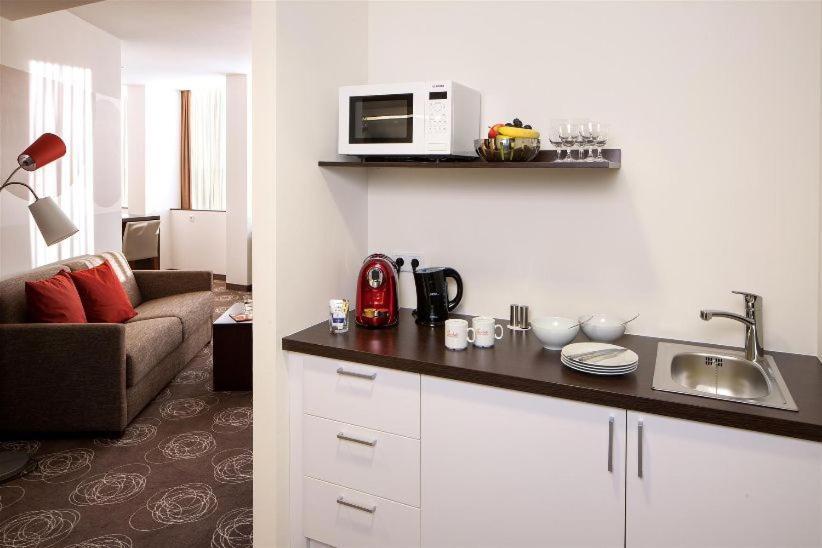 Webers - Das Hotel Im Ruhrturm Essen Room photo