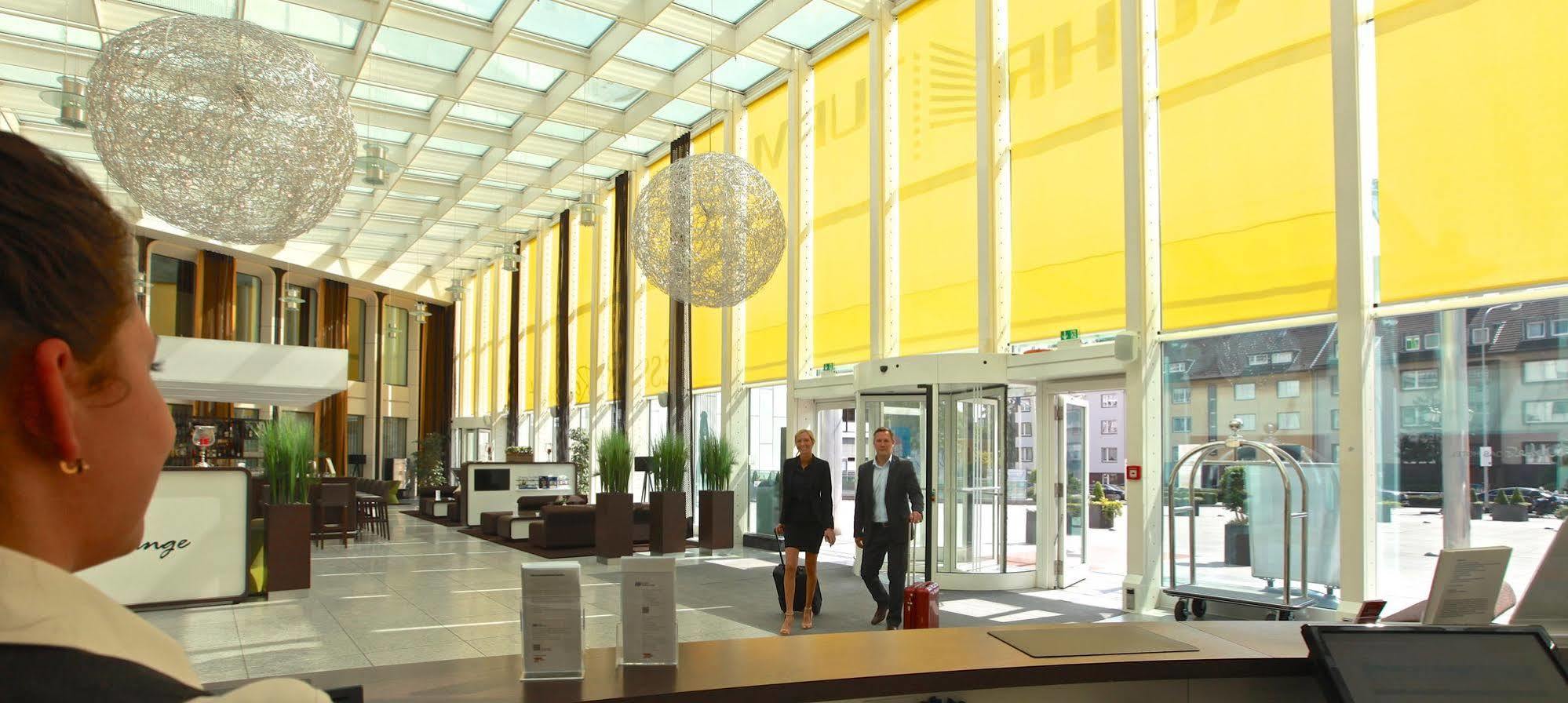 Webers - Das Hotel Im Ruhrturm Essen Exterior photo